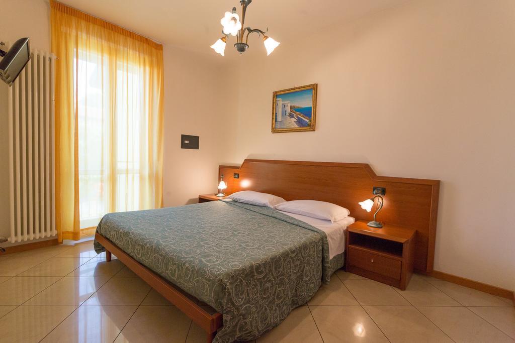 Residenza Orchidee Aparthotel Lazise Exteriör bild